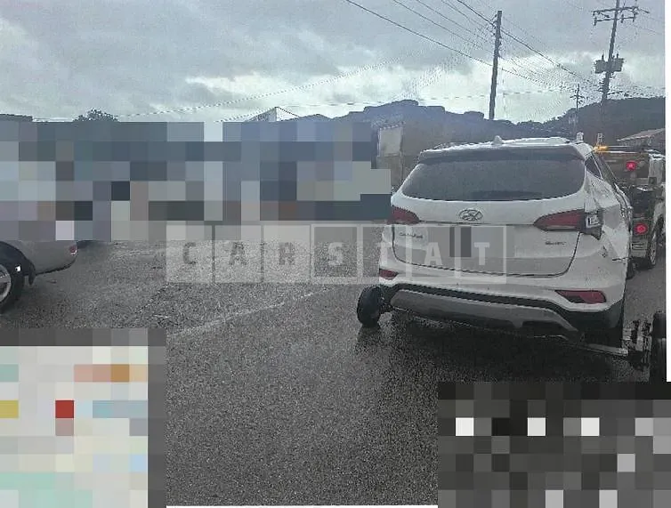 Photo 2 of 15: 2015 Hyundai Santa Fe DM — Korean insurance auction