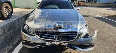 Photo 1 of 14: 2018 Mercedes-Benz E220d 4Matic, VIN WDDZF0FB0JA474143 — Korean insurance auction