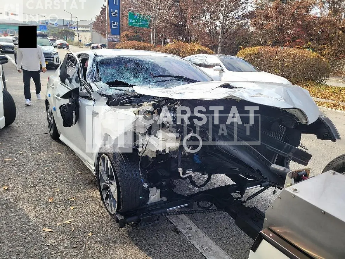 Photo 2 of 11: 2015 Kia K5 2.0 — Korean insurance auction
