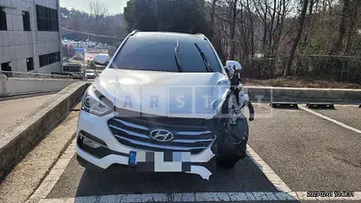Photo 1 of 8: 2016 Hyundai Santa Fe 2.0, VIN KMHSW81UBHU737718 — Korean insurance auction