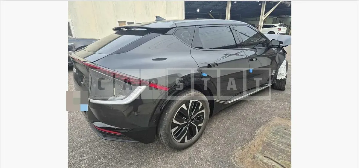 Photo 2 of 26: 2021 Kia EV6 Long Range Earth — Korean insurance auction