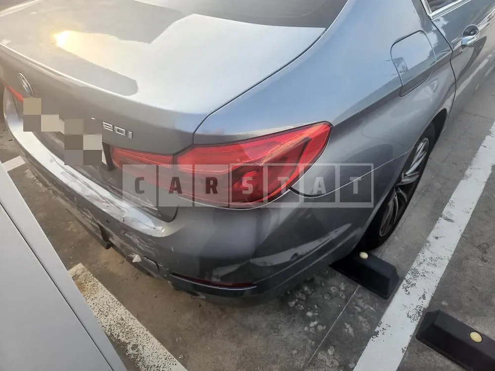 Photo 2 of 5: 2018 BMW 520i, VIN WBAJK7104JBP73109 — Korean insurance auction