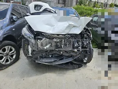 Photo 1 of 15: 2016 Kia Sorento 2.0 — Korean insurance auction