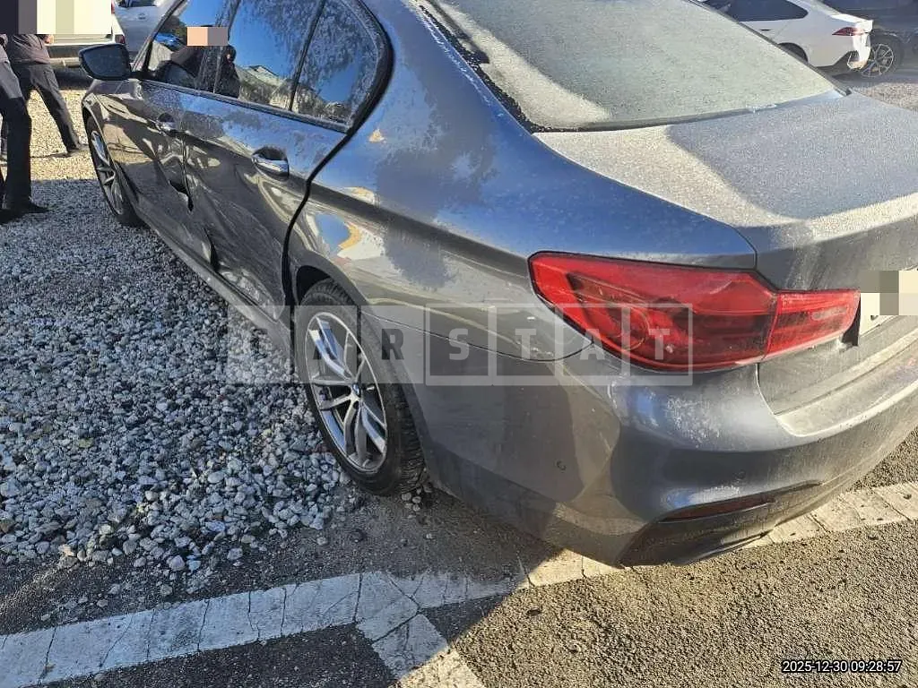 Photo 2 of 17: 2017 BMW 520d — Korean insurance auction
