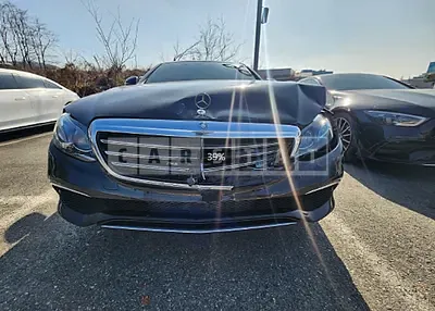 Photo 1 of 34: 2017 Mercedes-Benz E 300 4Matic, VIN WDDZF4KB0HA080276 — Korean insurance auction