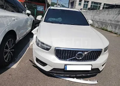 Photo 1 of 10: 2021 Volvo XC40 B4 AWD — Korean insurance auction