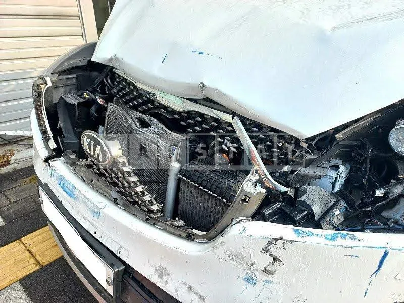 Photo 2 of 19: 2016 Kia Sorento, VIN KNAPS81ABGA246547 — Korean insurance auction