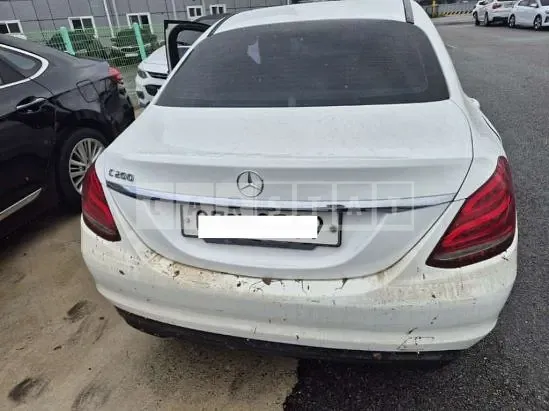 Photo 2 of 9: 2017 Mercedes-Benz C 200 — Korean insurance auction