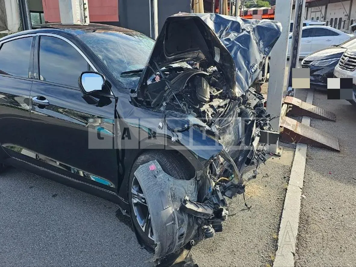 Photo 2 of 4: 2020 Kia K5, VIN KNAG3412BLA044635 — Korean insurance auction