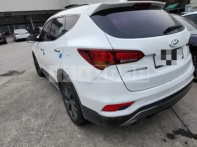Photo 1 of 18: 2017 Hyundai Santa Fe 2.2 (4WD) — Korean insurance auction