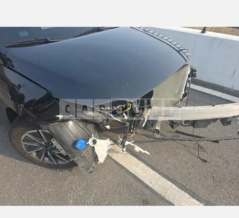 Photo 2 of 18: 2020 Hyundai IONIQ Electric Car, VIN KMHC851JFLU066689 — Korean insurance auction