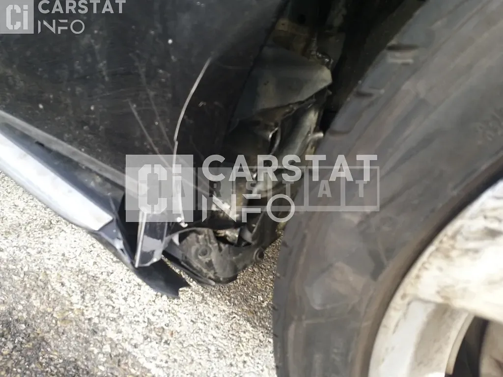 Photo 2 of 6: 2019 Mercedes-Benz E300 — Korean insurance auction
