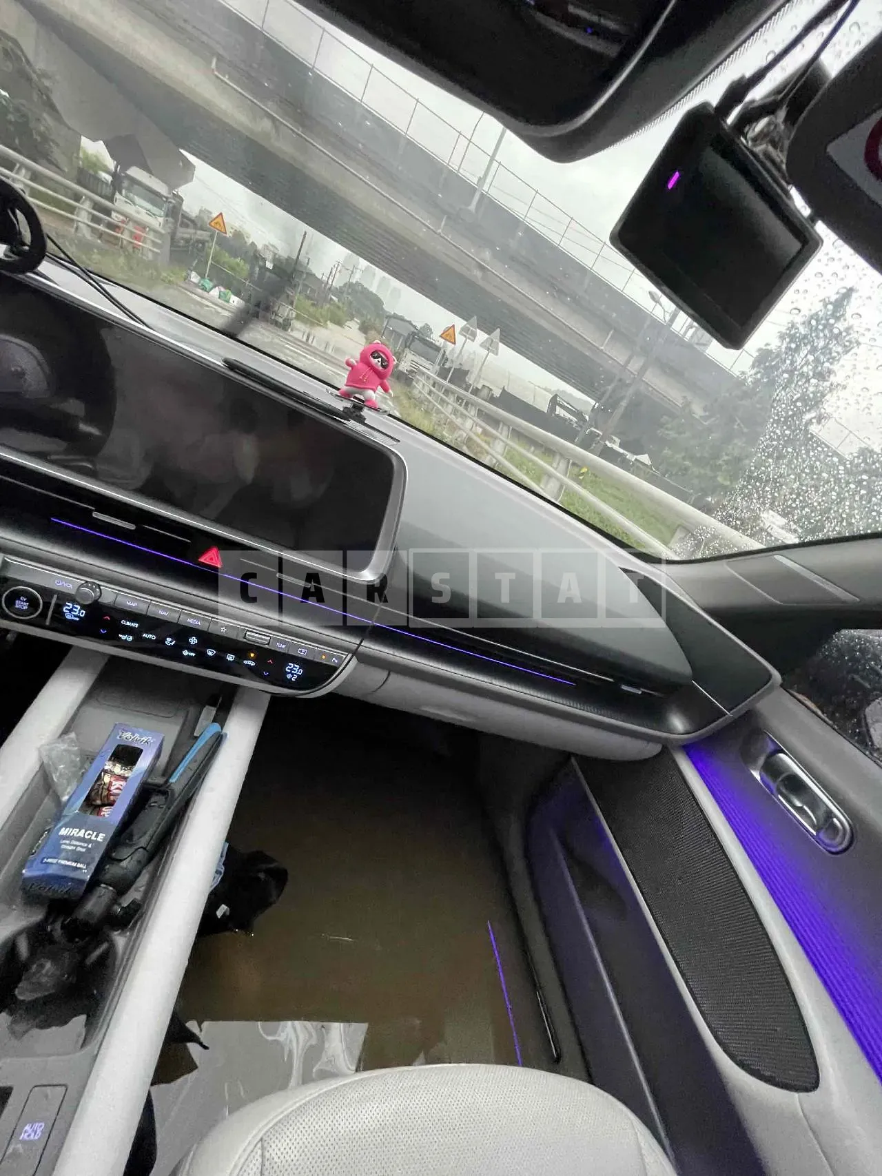 Photo 2 of 5: 2023 Hyundai IONIQ 6, VIN KMHM541CPPA015330 — Korean insurance auction