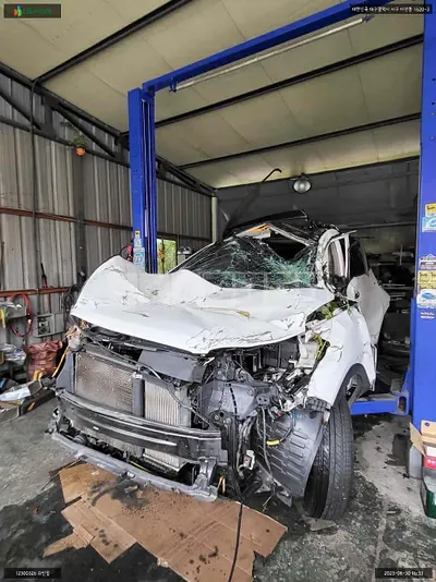 Photo 1 of 15: 2015 Hyundai Santa Fe, VIN KMHSW81XBFU519737 — Korean insurance auction