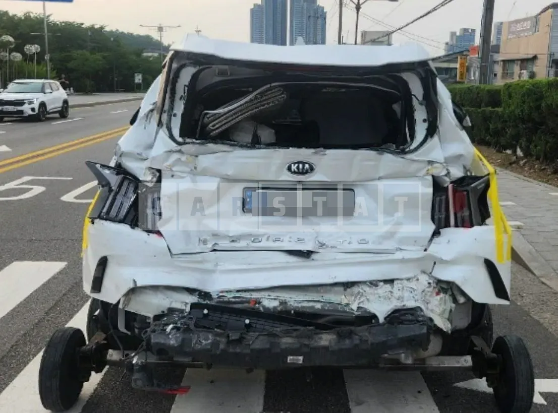 Photo 2 of 12: 2020 Kia Sorento 2.2 — Korean insurance auction