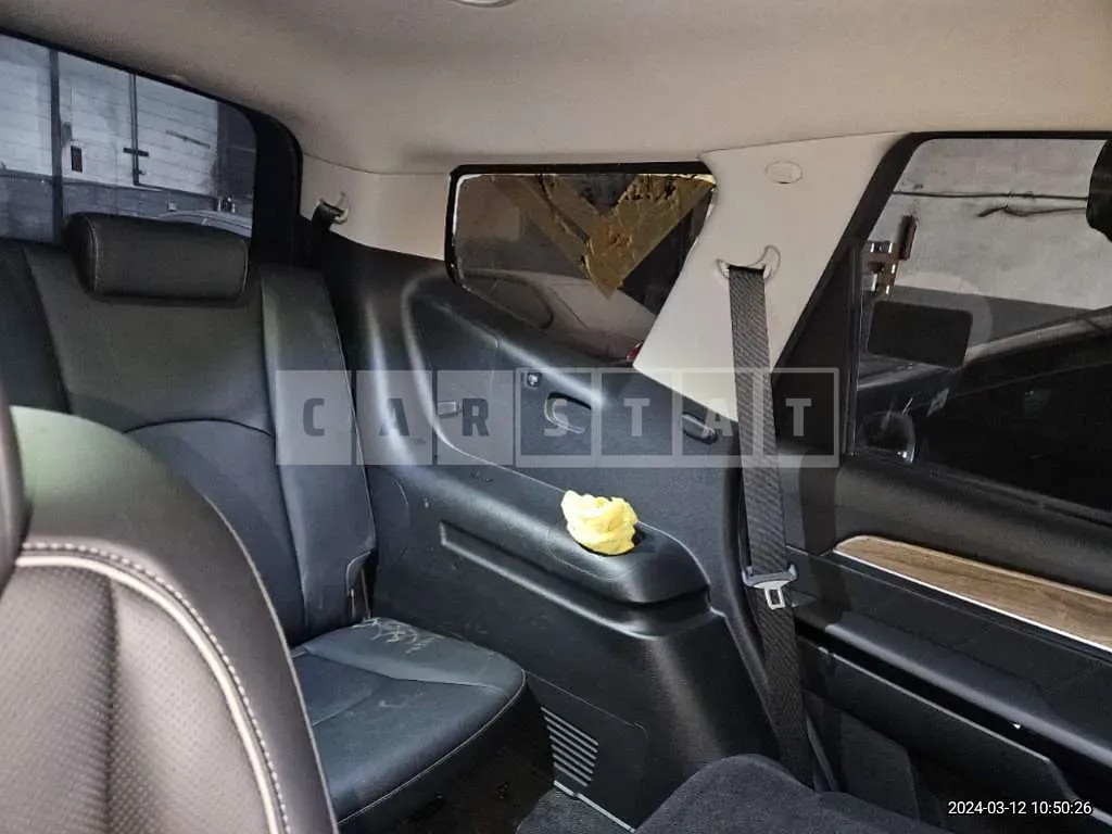 Photo 2 of 13: 2021 Kia Mojave, VIN KNAKN814DMA219098 — Korean insurance auction