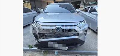 Photo 1 of 28: 2019 Toyota Lave 4 Hybrid AWD — Korean insurance auction