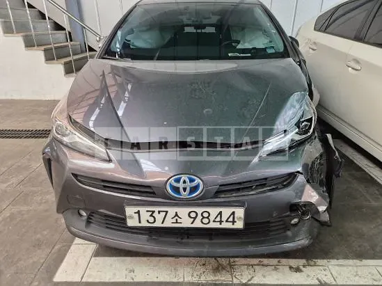 Photo 2 of 16: 2019 Toyota Prius — Korean insurance auction