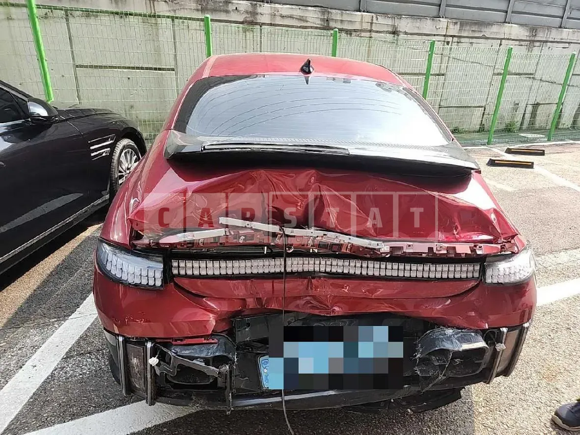 Photo 2 of 15: 2022 Hyundai IONIQ 6 Long Range AWD, VIN KMHM541CPPA008745 — Korean insurance auction