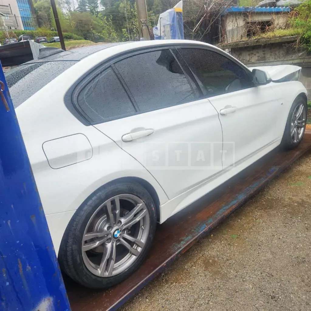 Photo 2 of 9: 2015 BMW 320d — Korean insurance auction