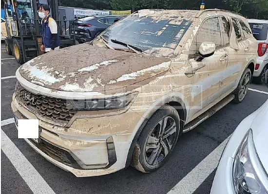 Photo 2 of 5: 2022 Kia Sorento, VIN KNARH81GBNA064779 — Korean insurance auction