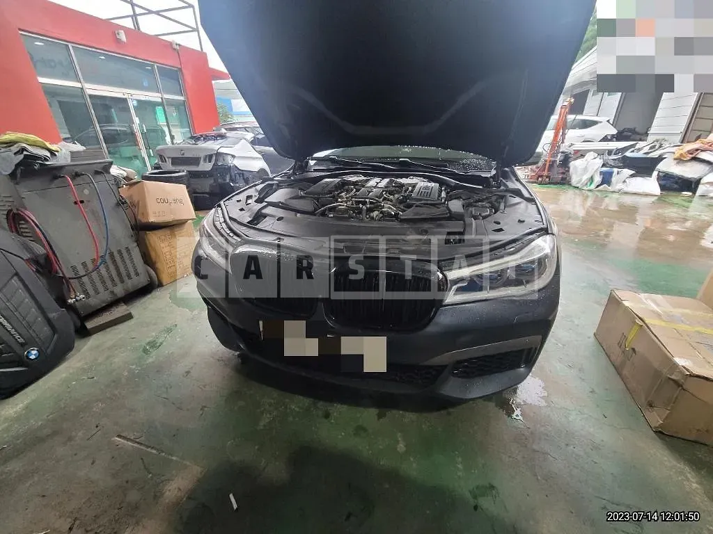 Photo 2 of 9: 2018 BMW M760Li xDrive, VIN WBA7H6105JG987919 — Korean insurance auction