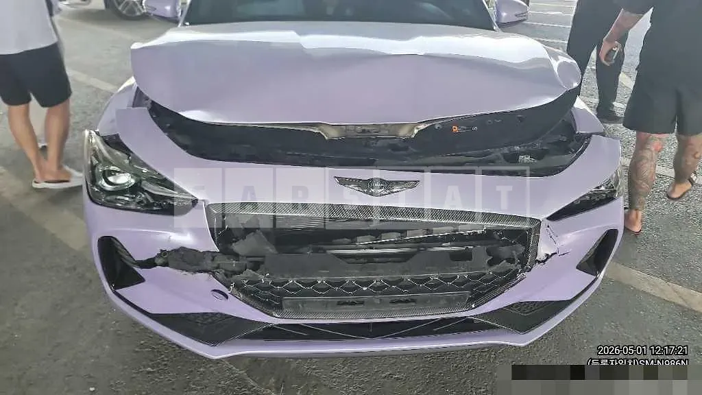 Photo 2 of 5: 2018 Genesis G70 — Korean insurance auction