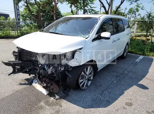 Photo 2 of 32: 2019 Kia Carnival Limousine, VIN KNAME81ABKS499170 — Korean insurance auction