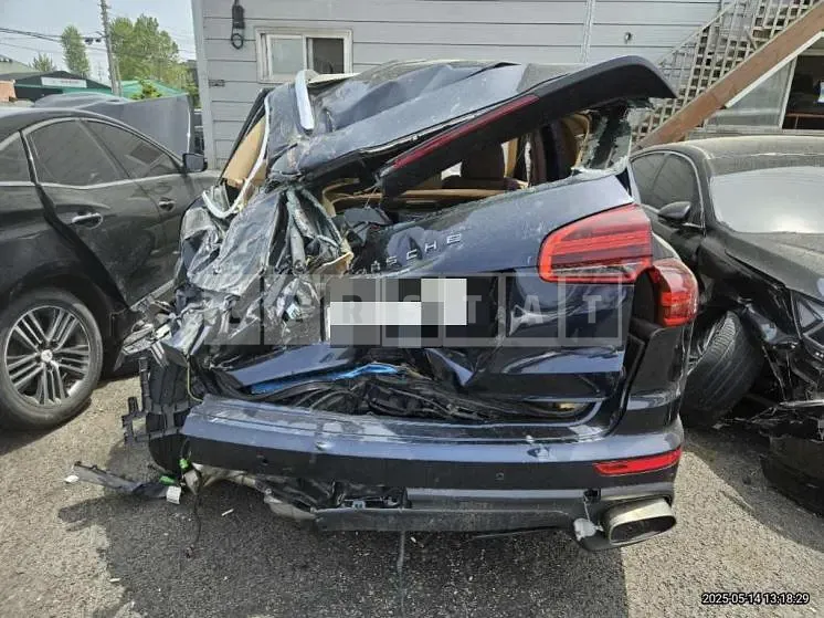 Photo 2 of 31: 2015 Porsche Cayenne Diesel — Korean insurance auction