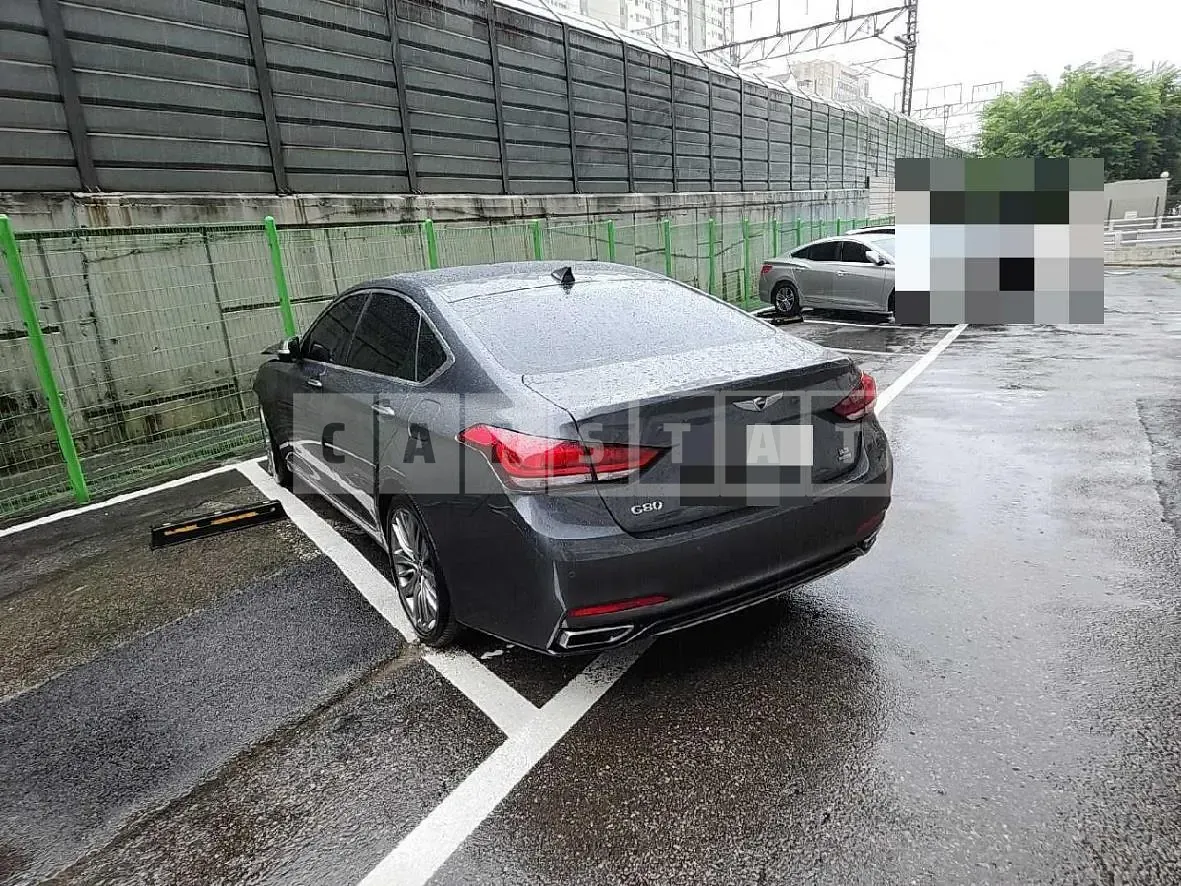 Photo 2 of 8: 2018 Genesis G80 3.3 — Korean insurance auction