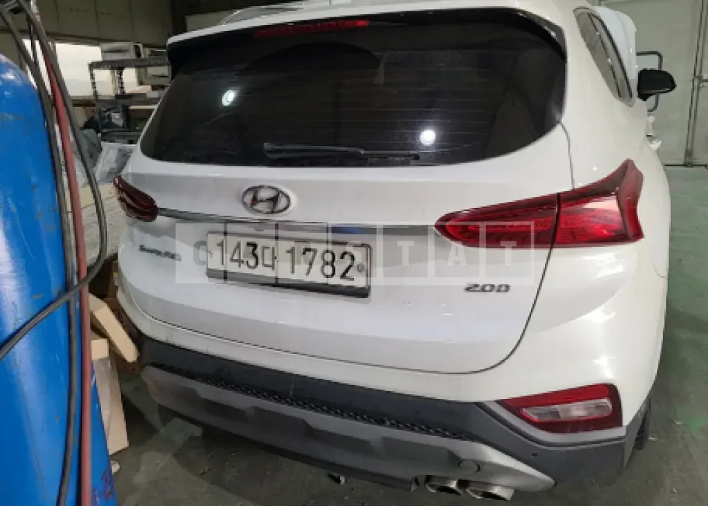 Photo 2 of 27: 2019 Hyundai Santa Fe — Korean insurance auction