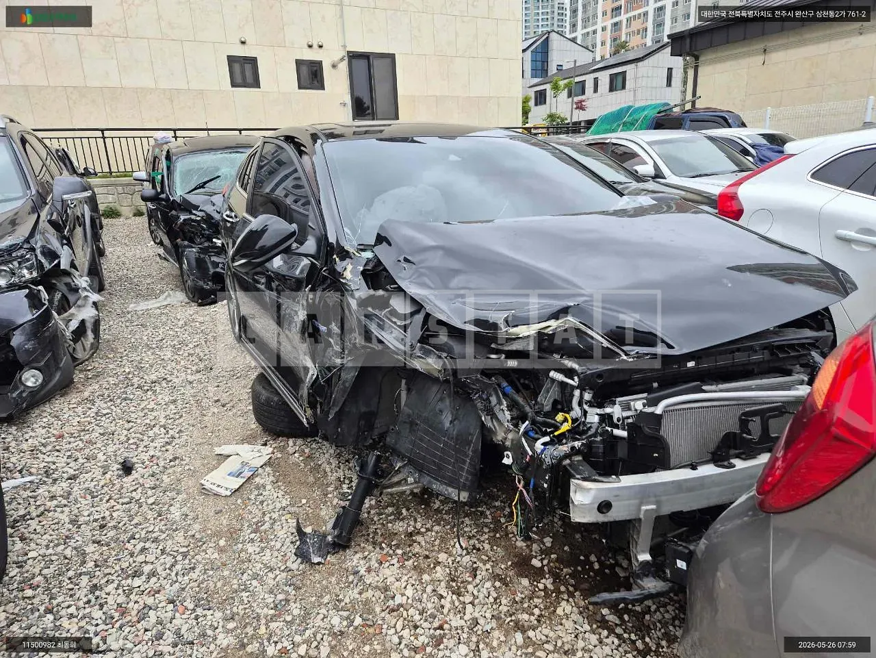 Photo 2 of 9: 2017 Hyundai IONIQ Electric, VIN KMHC051HFJU013909 — Korean insurance auction