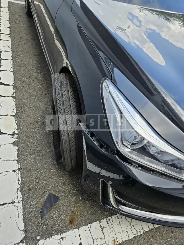 Photo 2 of 13: 2016 Genesis EQ900 — Korean insurance auction