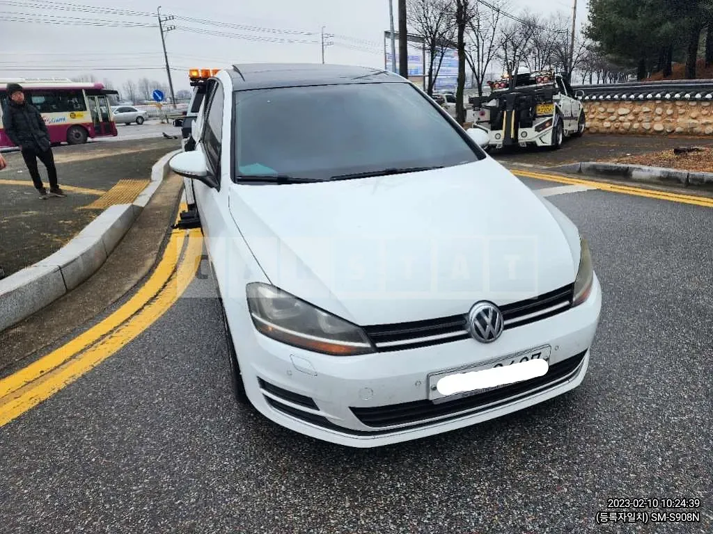 Photo 2 of 13: 2015 Volkswagen Golf 2.0 TDI BMT, VIN WVWZZZAUZFW037045 — Korean insurance auction