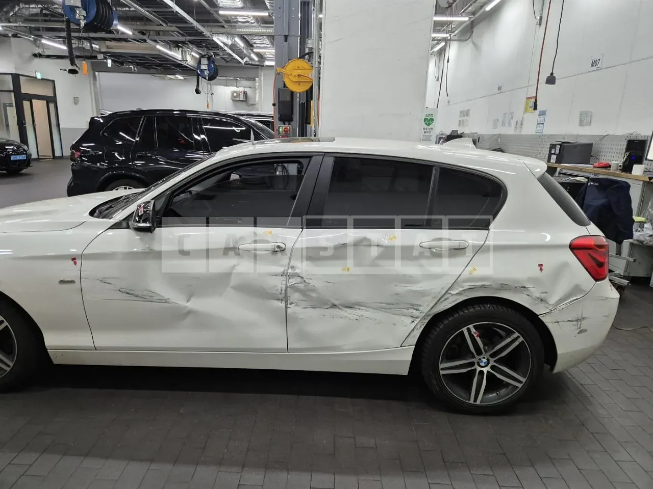 Photo 2 of 26: 2017 BMW 118d, VIN WBA1S5105HV807488 — Korean insurance auction