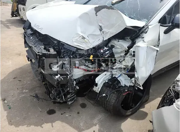 Photo 2 of 30: 2024 Kia Sportage — Korean insurance auction