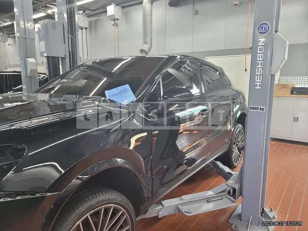 Photo 2 of 17: 2022 Porsche Cayenne Coupe, VIN WP1BA29Y0NDA69036 — Korean insurance auction