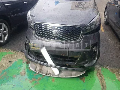 Photo 1 of 48: 2017 Kia Sorento, VIN KNAPG81ABJA383959 — Korean insurance auction