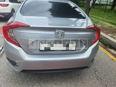 Photo 1 of 5: 2017 Honda Civic 4d — Korean insurance auction