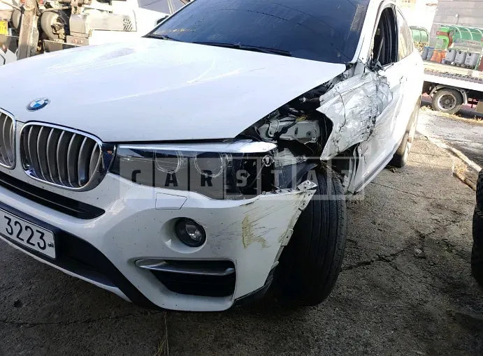 Photo 2 of 15: 2015 BMW X4 xDrive 20d, VIN WBAXX1102F0L93035 — Korean insurance auction