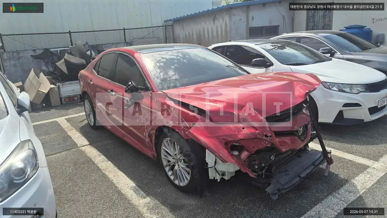 Photo 2 of 13: 2018 Toyota Camry, VIN JTNB11HK6K3074196 — Korean insurance auction