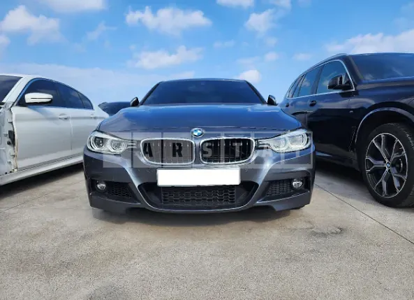 Photo 2 of 17: 2018 BMW 320i, VIN WBA8A9109JK884087 — Korean insurance auction
