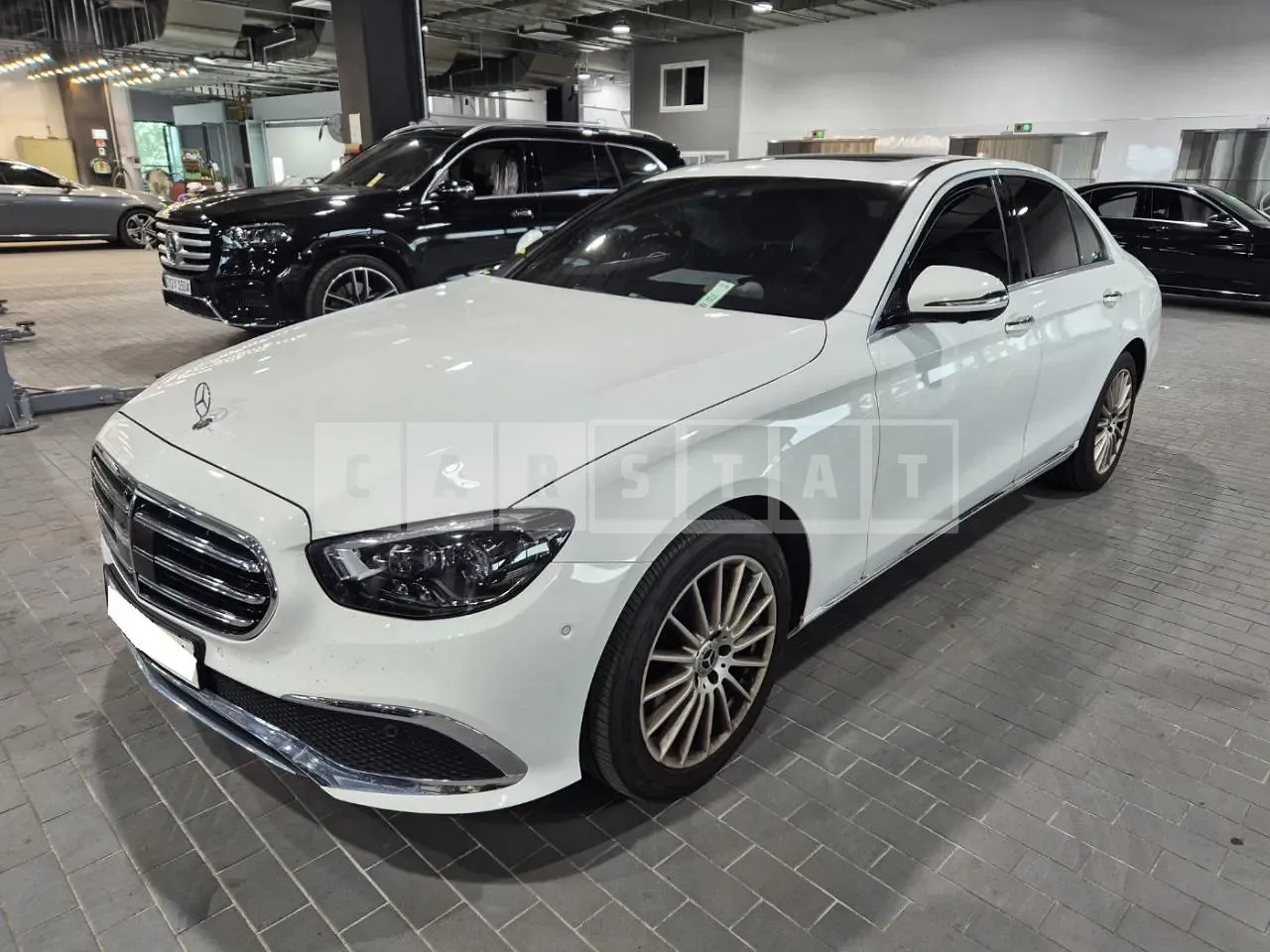 Photo 2 of 24: 2022 Mercedes-Benz E250, VIN W1KZF4FB0NB036312 — Korean insurance auction