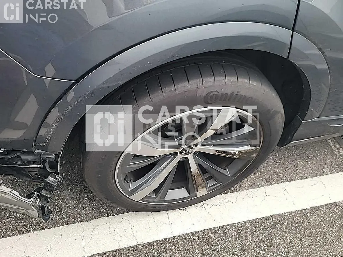 Photo 2 of 14: 2022 Audi Q8 50 TDI Four, VIN WAUZZZF16ND013656 — Korean insurance auction