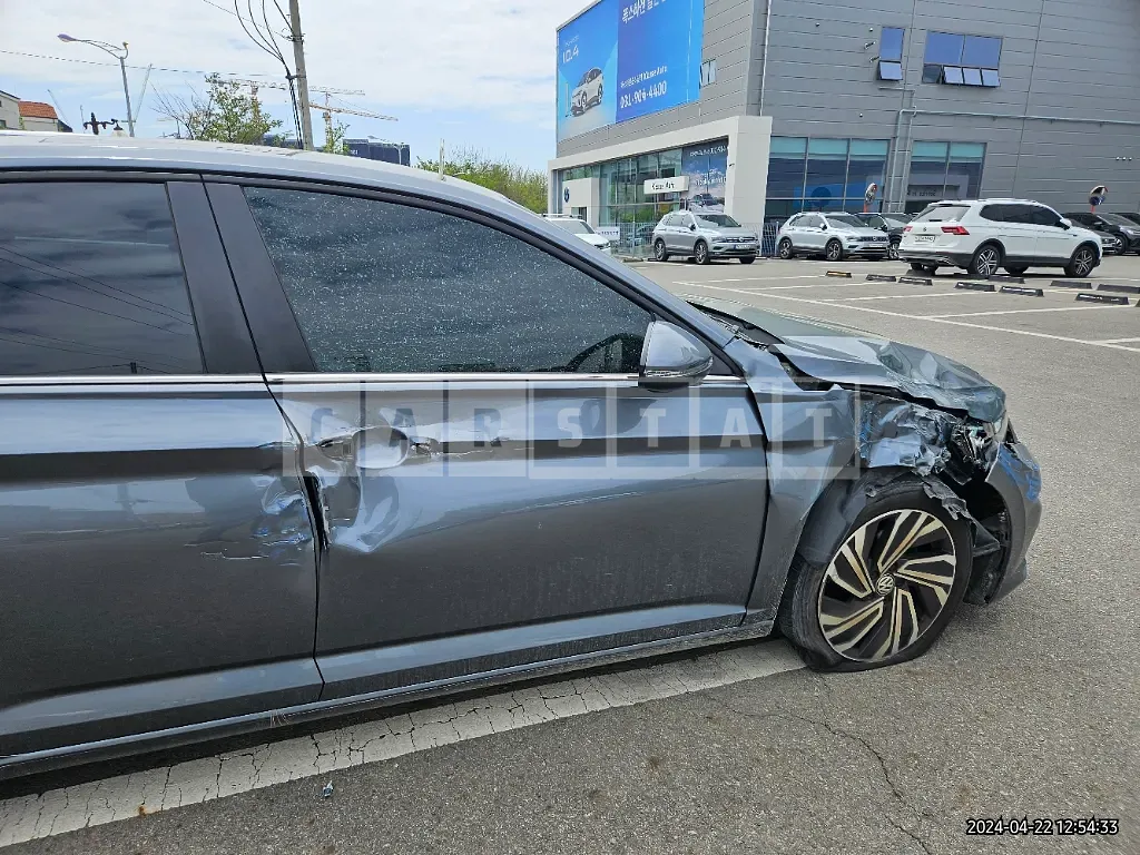 Photo 2 of 21: 2021 Volkswagen Jetta 1.4TSI — Korean insurance auction