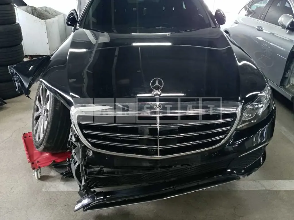 Photo 2 of 11: 2020 Mercedes-Benz E300 4Matic, VIN WDDZF4KB0LA713819 — Korean insurance auction