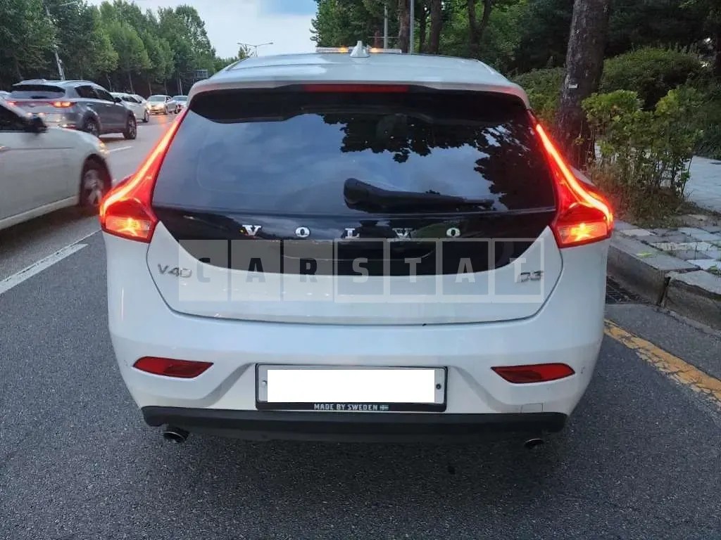 Photo 2 of 5: 2017 Volvo V40 D3, VIN YV1MV79K0H2418438 — Korean insurance auction