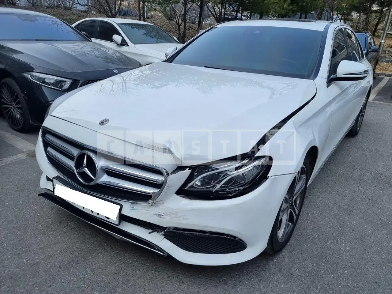 Photo 2 of 36: 2019 Mercedes-Benz E300, VIN WDDZF4JB5KA632623 — Korean insurance auction