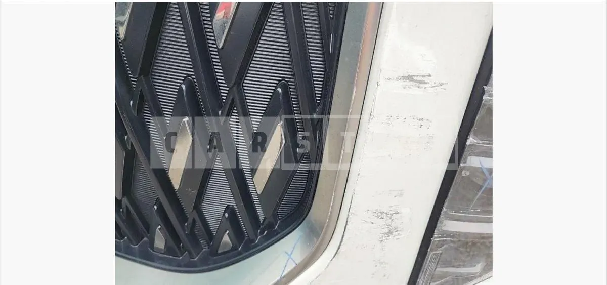Photo 2 of 3: 2024 Kia (parts) Carnival Headlamp — Korean insurance auction