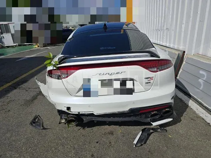 Photo 2 of 32: 2021 Kia Stinger 3.3 — Korean insurance auction